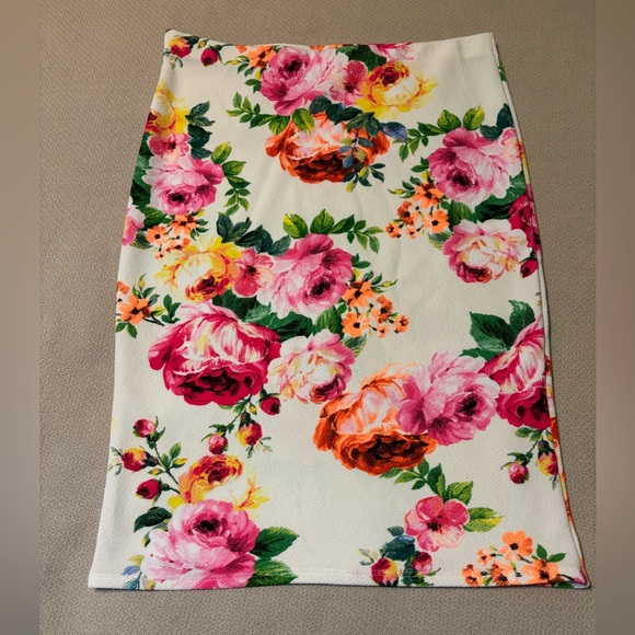 Skirt - Picture 3 of 3